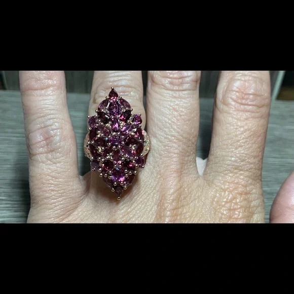 Gems En Vogue Michael Valitutti Rose Garnet Ring - Picture 3 of 8